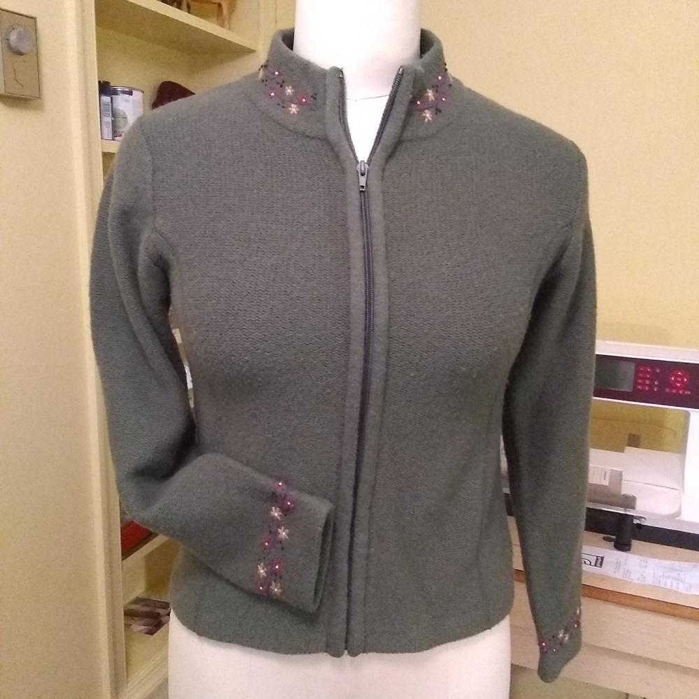 Alps embroidered sweater size small